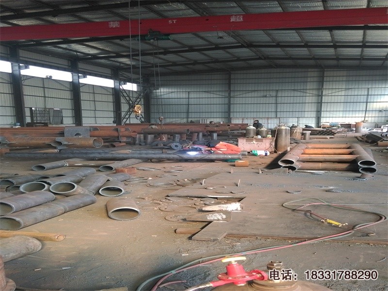 標(biāo)志桿加工車(chē)間